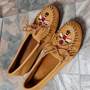 Minnetonka Deerskin Thunderbird Moccasins Size 11